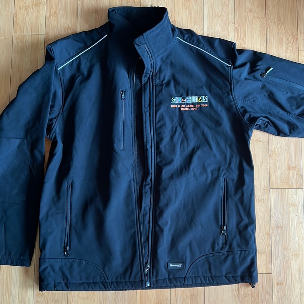 Genesis Tour - Result Performance jacket. Size Large